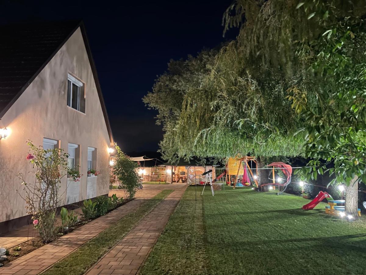 Linett Apartman Hajdúszoboszló Exteriér fotografie